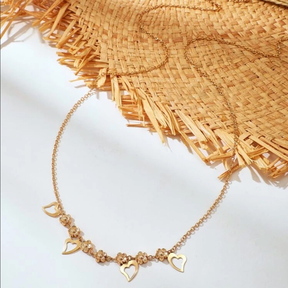 Floral + Heart Waist Chain - Picture 2 of 4